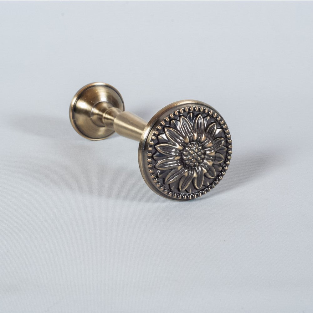 Metal accessories for curtains